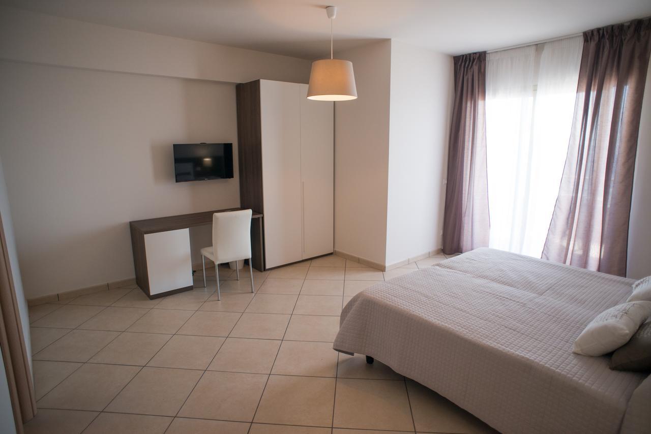 Riva Del Sol Bed and Breakfast Santa Teresa Di Riva Exteriör bild